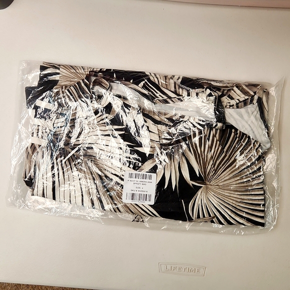 ❤️NWT VINTAGE TORRID CAMI - TROPICAL PALMS - ADJUSTABLE STRAP - SUPER SOFT TANK - Picture 5 of 16